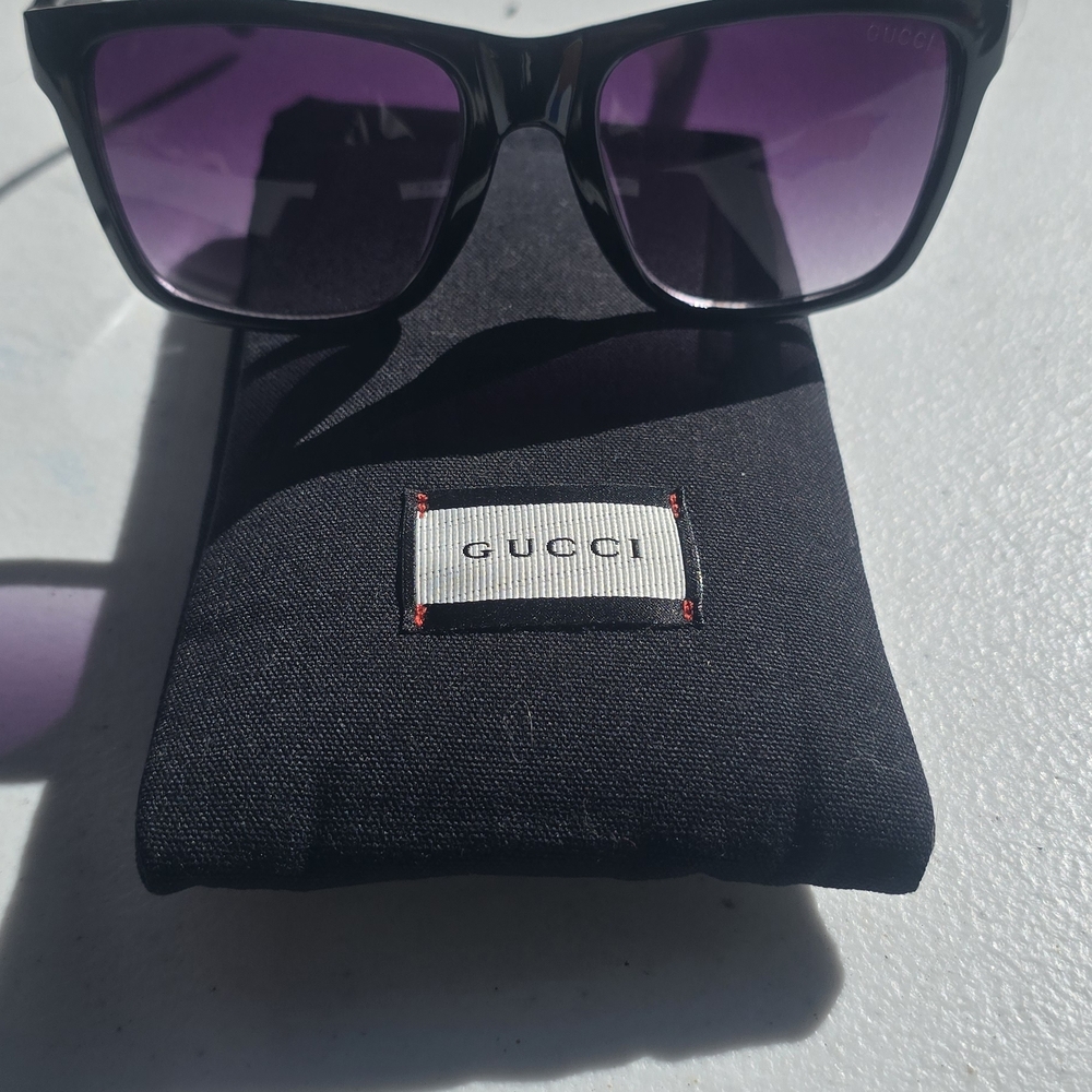 Gucci Black Frame Sunglasses with Purple Tint - Picture 2 of 6